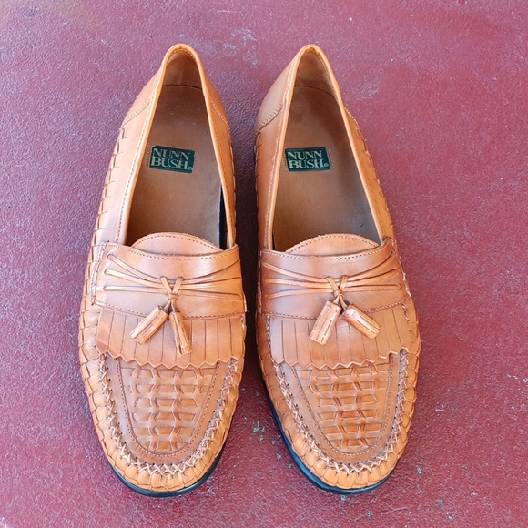 NUNN BUSH MEN\'S GENUINE LEATHER MOC TOE KILTIE TASSEL LOAFERS (BRAZIL) main image 13